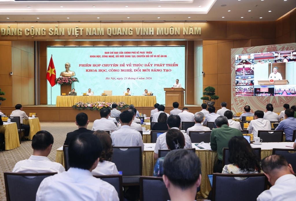 anhminhhoa-Phien-hop-chuyen-de-phat-trien-khoa-hoc-cong-nghe.jpg (257 KB)